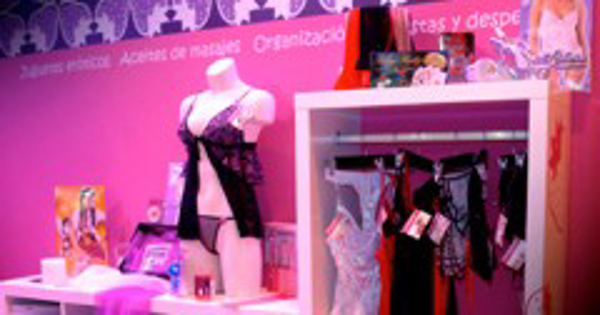 Tentaciones Shop, Comercios varios