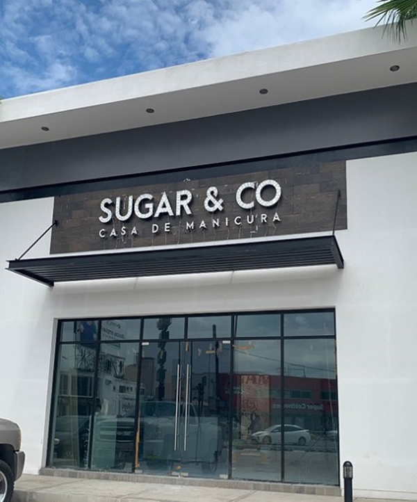 Sugar$Co, una franquicia única en su sector que combina manicura con barra de tes, tisanas y cafés.