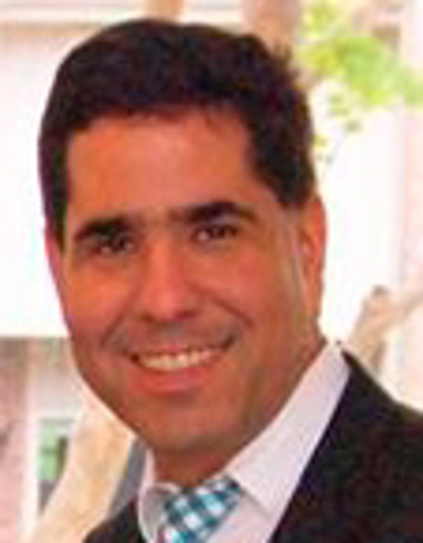 Enrique Vela