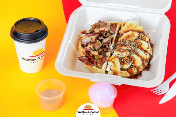 Las franquicias Waffles & Coffee completan sus servicios con entregas a domicilio.