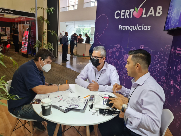 Entrevista a Héctor Pérez Moreno, franquicia Certolab Laboratorio Médico.