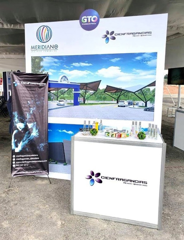 Cien Fragancias presente en la “Feria de franquicias del meridiano” en México.